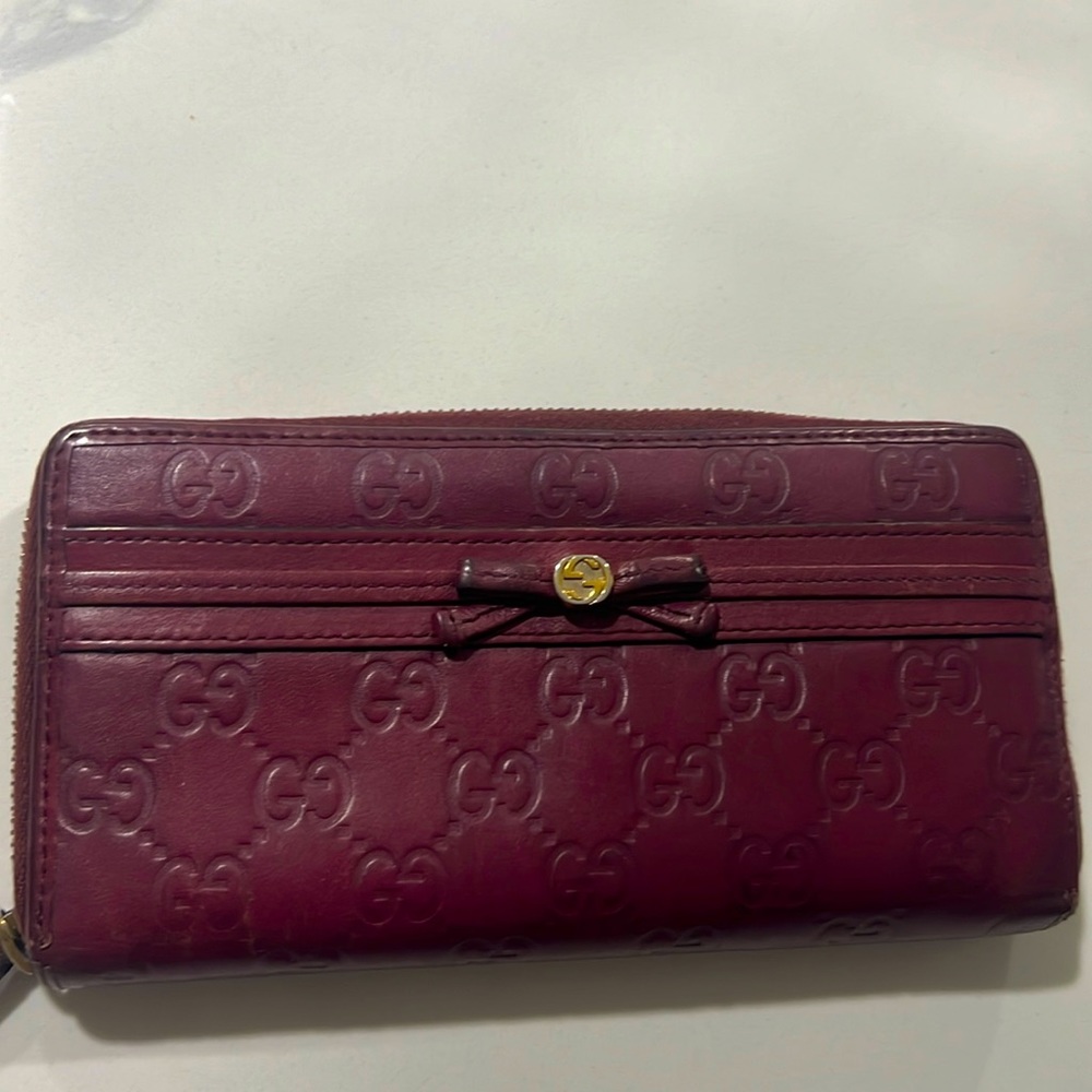 COPY - EUC plum Gucci wallet